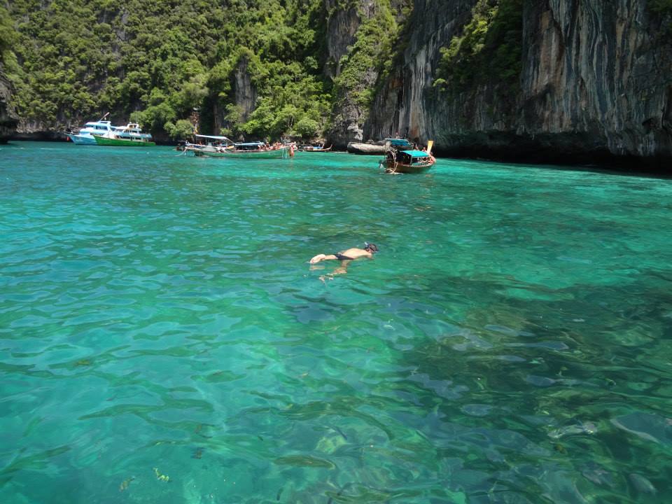 16 snorkling in phi phi