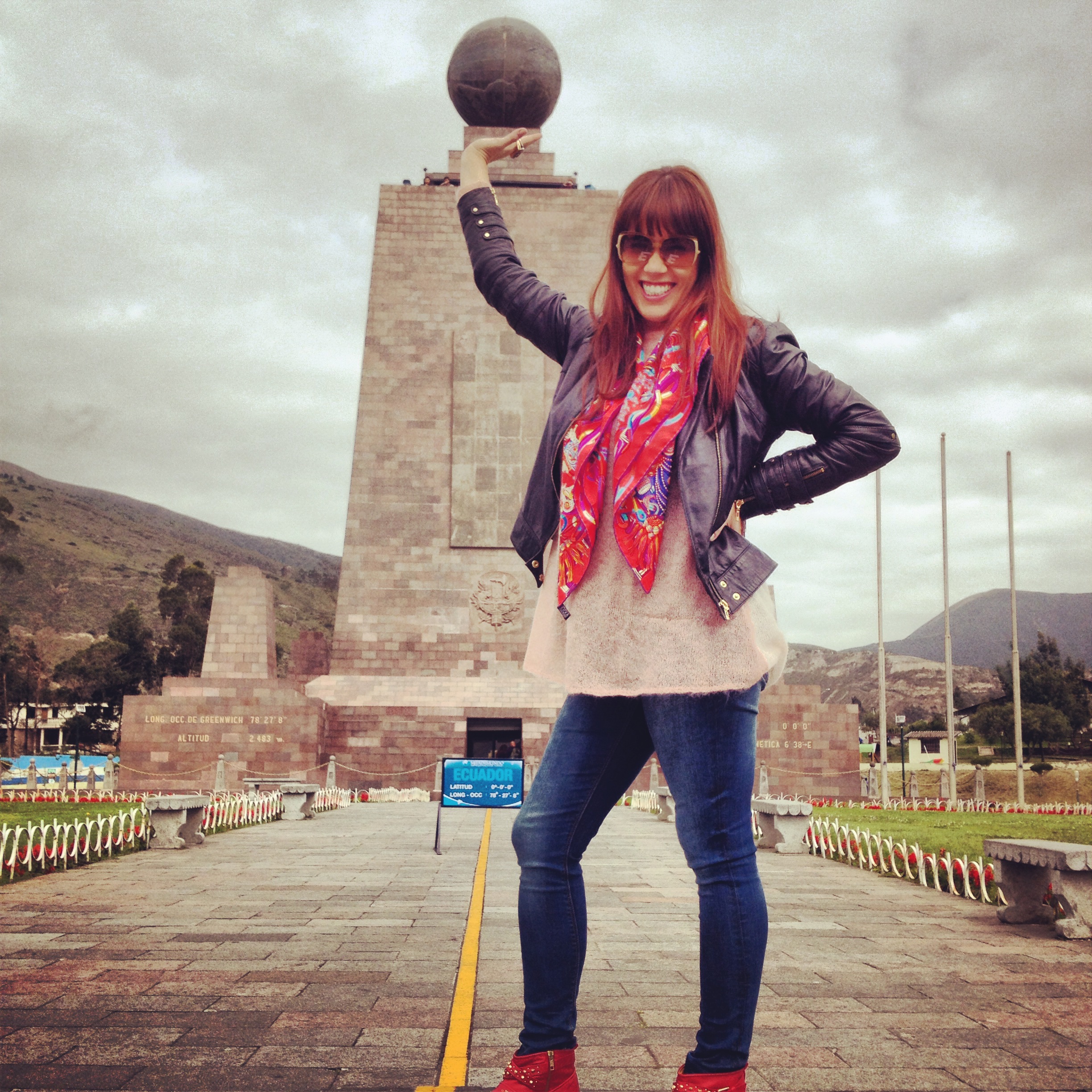 MitaddelMundo