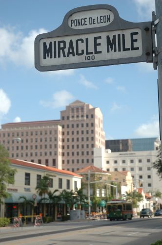 Crédito Foto: http://www.city-data.com/articles/Miracle-Mile-Coral-Gables-Florida.html#b