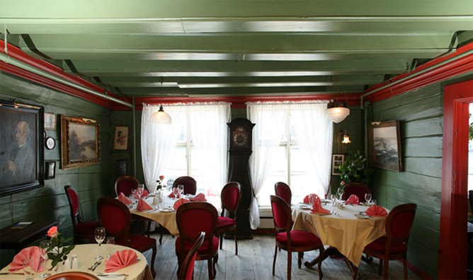 Crédito foto: http://theculturetrip.com/europe/norway/articles/bergen-s-10-best-cultural-restaurants-local-food-and-fine-dining/