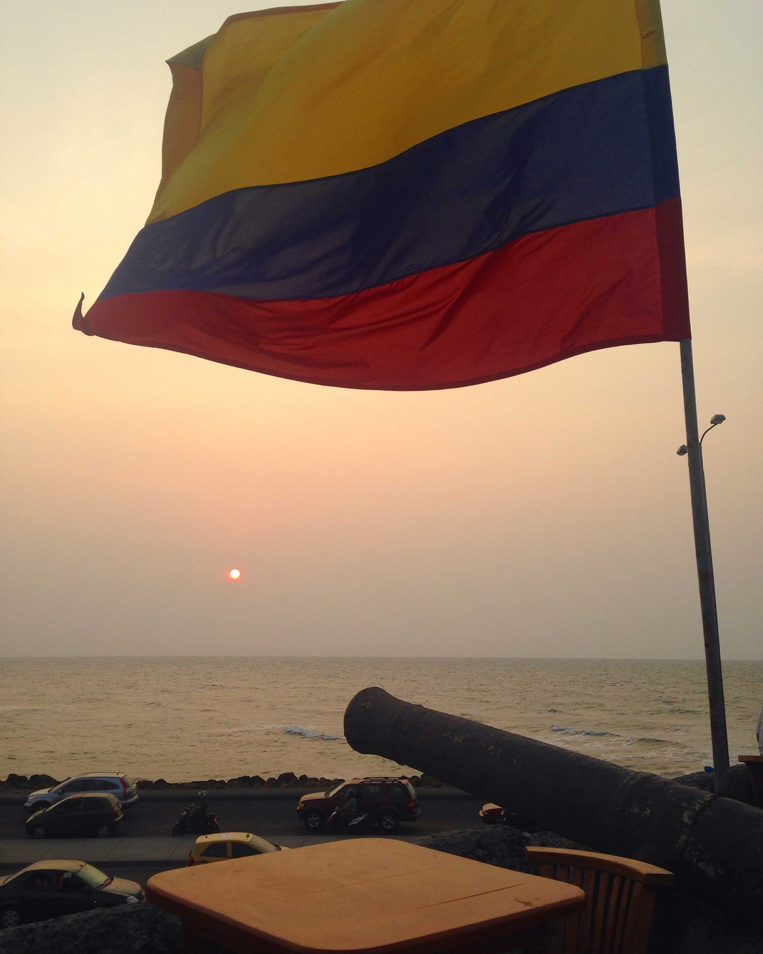 Pôr do sol em cima das muralhas é imperdível