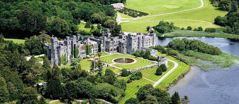 Crédito foto: https://www.tripadvisor.com.br/Hotel_Review-g663560-d246452-Reviews-Ashford_Castle-Cong_County_Mayo_Western_Ireland.html