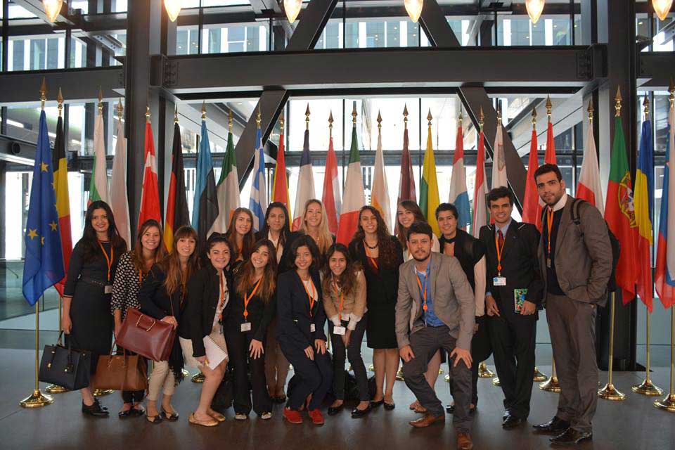 Tribunal de Justiça da União Europeia em Luxemburgo, em tour acadêmico promovido pela Mission Abroad