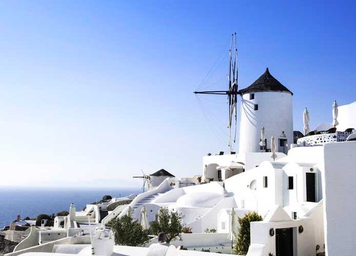 Crédito foto: https://www.jetsetter.com/photos/mykonos-town/EMAfWqa6/sea-outdoor-sky-tower